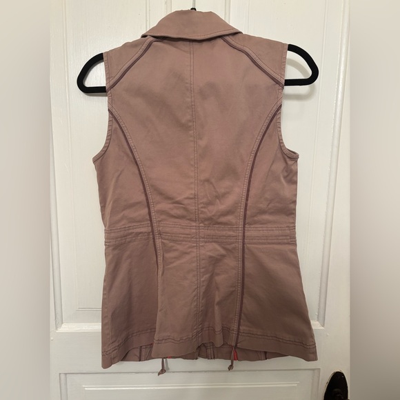 White House Black Market Tan Utility Vest 2 - Picture 5 of 8